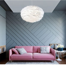 Carregar imagem no visualizador da galeria, Goose Feather Pendant Light
