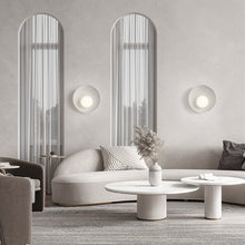 Carregar imagem no visualizador da galeria, Griffin Wall Lamp
