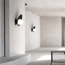 Carregar imagem no visualizador da galeria, Griffin Wall Lamp
