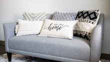 Cargar imagen en el visor de la galería, Modern Maze Decorative Pillow
