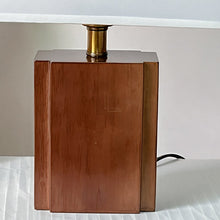 Carregar imagem no visualizador da galeria, Halfa Table Lamp
