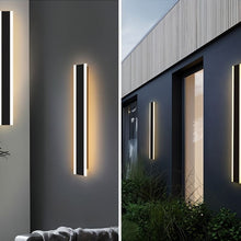 Carregar imagem no visualizador da galeria, Helain Outdoor Wall Lamp
