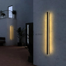 Carregar imagem no visualizador da galeria, Helios Outdoor LED Wall Light
