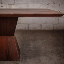 Carregar imagem no visualizador da galeria, Holt Wooden Table
