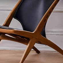 Carregar imagem no visualizador da galeria, Hugr Accent Chair
