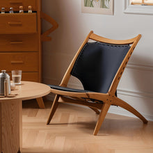 Carregar imagem no visualizador da galeria, Hugr Accent Chair
