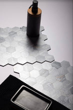 Carregar imagem no visualizador da galeria, Hexagon Peel and Stick Wall Tiles
