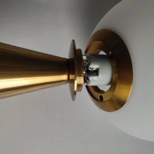 Cargar imagen en el visor de la galería, Jadeed Table Lamp
