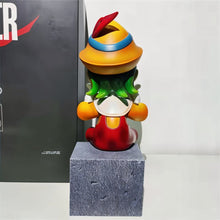 Cargar imagen en el visor de la galería, Joker Figurine
