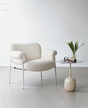 Carregar imagem no visualizador da galeria, Kade Accent Chair
