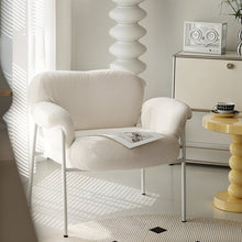 Carregar imagem no visualizador da galeria, Kade Accent Chair
