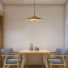 Carregar imagem no visualizador da galeria, Karuvi Pendant Light
