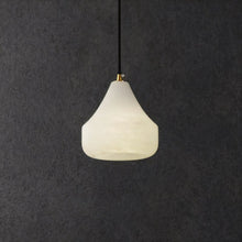 Cargar imagen en el visor de la galería, Kova Alabaster Pendant Light
