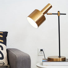 Carregar imagem no visualizador da galeria, Kurni Table Lamp
