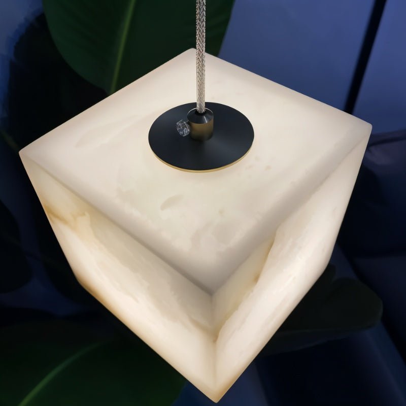 Kyvikos Alabaster Pendant Light