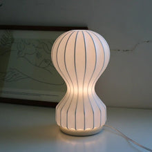 Cargar imagen en el visor de la galería, Lustra Table Lamp
