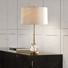 Carregar imagem no visualizador da galeria, Lustrum Table Lamp
