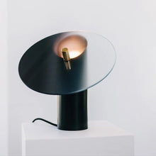 Load image into Gallery viewer, Luxuria Table Lamp
