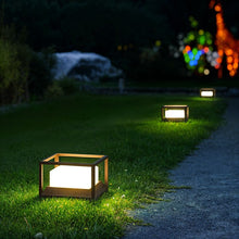 Carregar imagem no visualizador da galeria, Mahina Outdoor Garden Lamp
