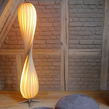 Cargar imagen en el visor de la galería, Modern Twist Floor Lamp
