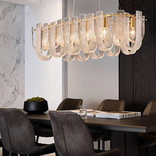 Carregar imagem no visualizador da galeria, Mudil Oval Chandelier
