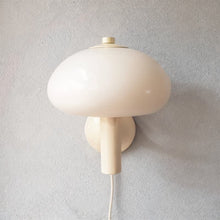 Carregar imagem no visualizador da galeria, Nameko Wall Lamp
