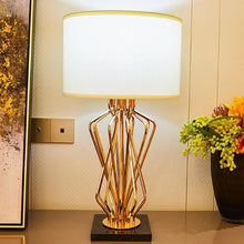 Cargar imagen en el visor de la galería, Ostentus Table Lamp
