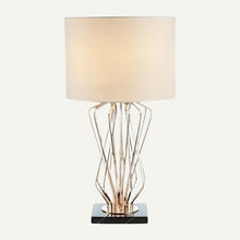 Carregar imagem no visualizador da galeria, Ostentus Table Lamp
