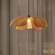 Cargar imagen en el visor de la galería, Pankh Pendant Light
