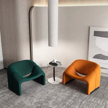 Carregar imagem no visualizador da galeria, Podium Accent Chair
