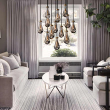 Carregar imagem no visualizador da galeria, Pulcher Glass Tears Chandelier
