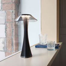 Carregar imagem no visualizador da galeria, Ripple Table Lamp
