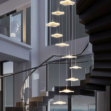 Cargar imagen en el visor de la galería, Rotasu Staircase Chandelier
