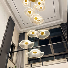 Carregar imagem no visualizador da galeria, Rotasu Staircase Chandelier
