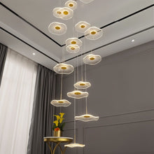 Carregar imagem no visualizador da galeria, Rotasu Staircase Chandelier
