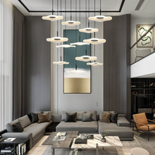 Carregar imagem no visualizador da galeria, Rotasu Staircase Chandelier
