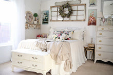 Carregar imagem no visualizador da galeria, Ruffle Skirt Bedspread Set
