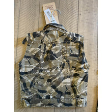 Carregar imagem no visualizador da galeria, ORIGINAL BRAND GS115 NEW COLLECTION TODDLERS SLEEVELESS CAMO JACKET SIZE 4T
