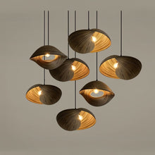 Carregar imagem no visualizador da galeria, Seashell Pendant Light
