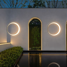 Cargar imagen en el visor de la galería, Selene Outdoor Wall Lamp
