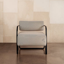 Carregar imagem no visualizador da galeria, Similis Accent Chair
