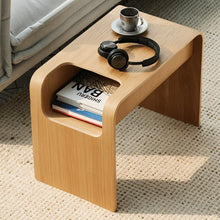 Carregar imagem no visualizador da galeria, Skye Side Table
