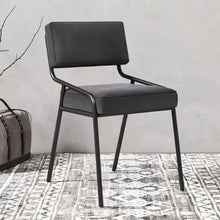 Carregar imagem no visualizador da galeria, Soghail Accent Chair
