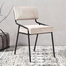 Carregar imagem no visualizador da galeria, Soghail Accent Chair
