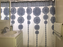 Cargar imagen en el visor de la galería, Stripe Medallion Shower Curtain
