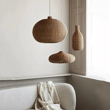 Cargar imagen en el visor de la galería, Stroma Pendant Light
