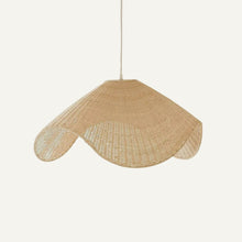 Cargar imagen en el visor de la galería, Swaka Pendant Light
