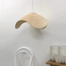 Cargar imagen en el visor de la galería, Swaka Pendant Light
