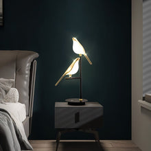 Carregar imagem no visualizador da galeria, Swallow Table Lamp
