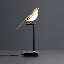 Cargar imagen en el visor de la galería, Swallow Table Lamp
